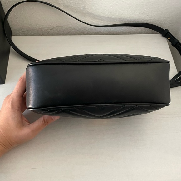 GUCCI Marmont Small Shoulder Bag - Picture 5 of 12